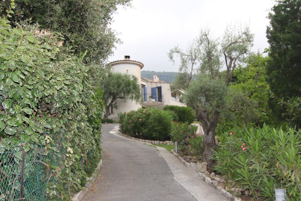 La Tourrette Bed & Breakfast Tourrettes-sur-Loup Exterior photo