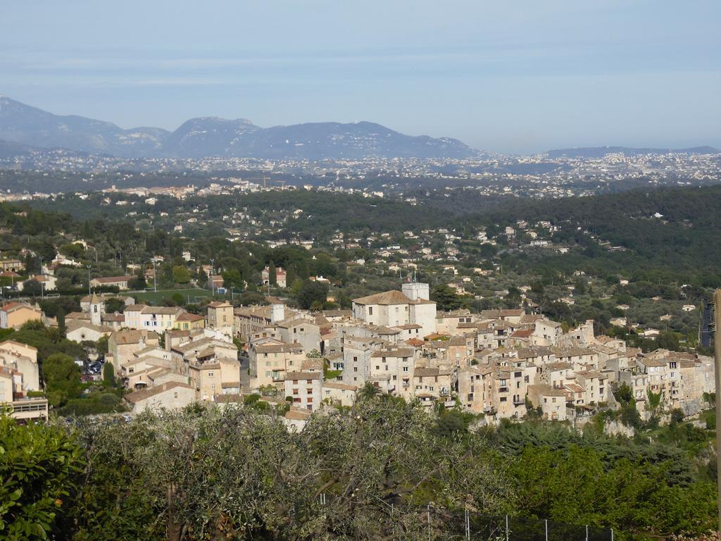 La Tourrette Bed & Breakfast Tourrettes-sur-Loup Exterior photo